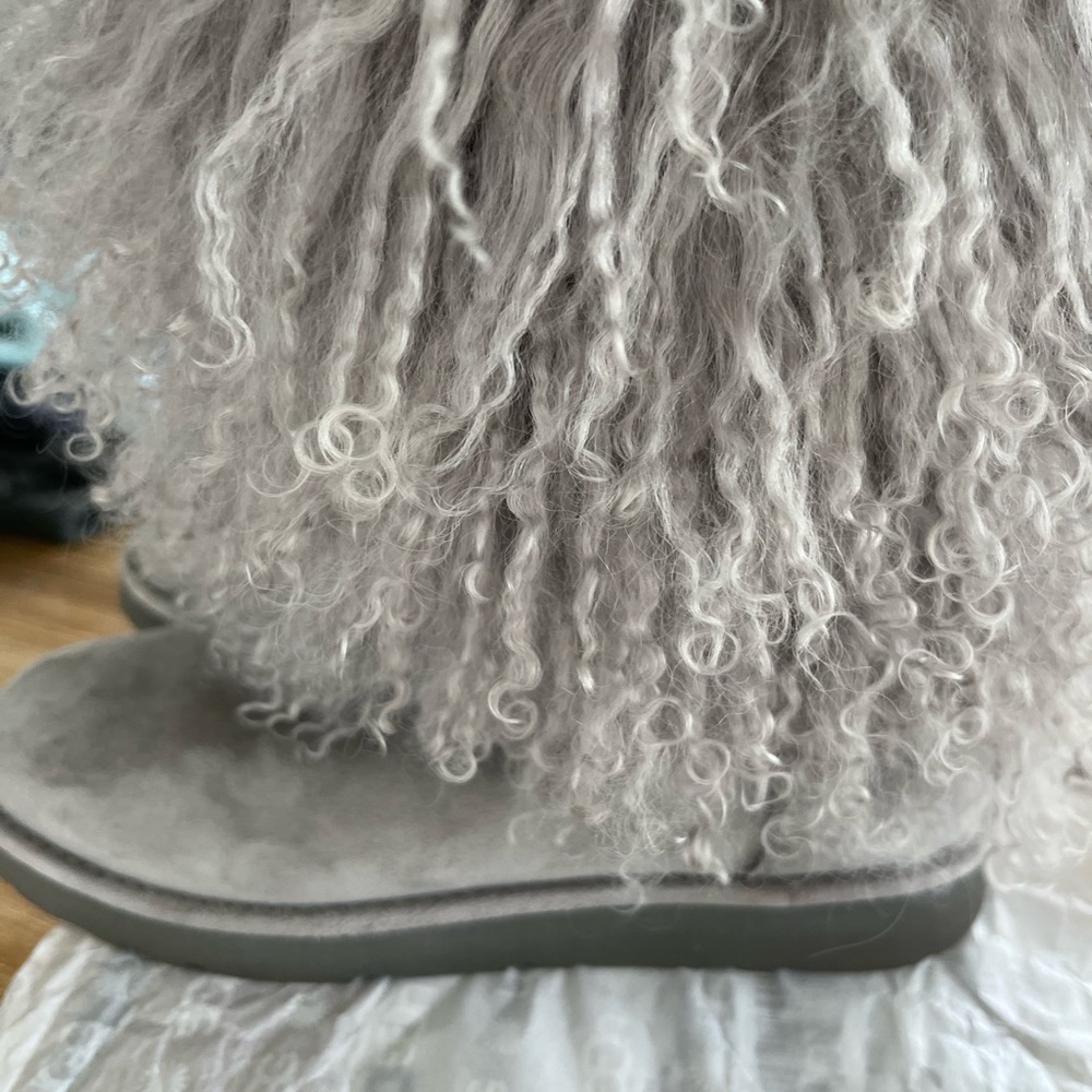 Ugg Grey fluff boot - Picture 4 of 10